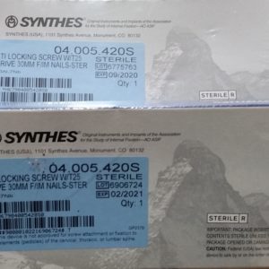 04.005.420S | Synthes 4mm TI Locking Skroef 30mm